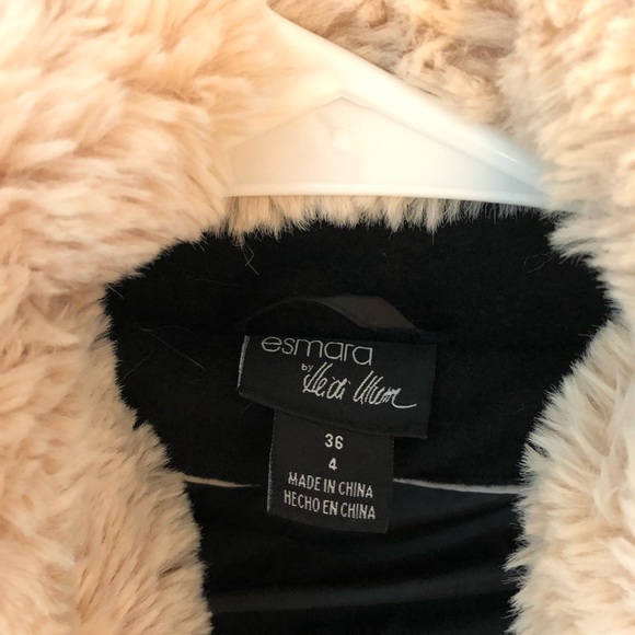 Mid length long coat with faux furrrrr collar - Picture 2 of 5